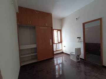Room in 2 BHK Builder Floor at Hsr Layout – for Rent