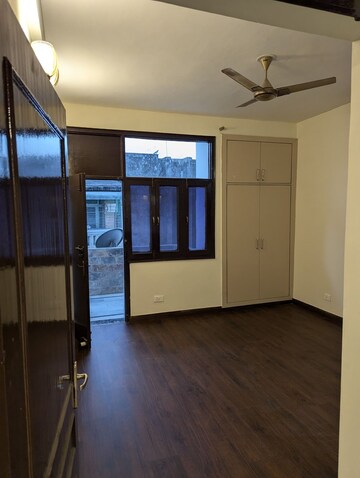 Room in 4 BHK Builder Floor at Sushant Lok 2, Sector 57 – for Sale