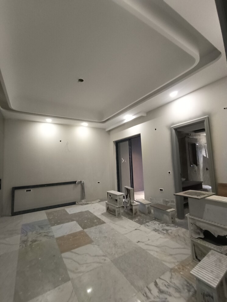 Living Room, srishti-greenfield-homes 4 Bedroom 3100 Sq.Ft. Builder Floor In Green Fields Colony Faridabad 8067380