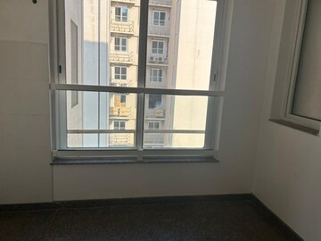 Room in 3 BHK Apartment at Kalpataru Radiance, Goregaon West – for Rent