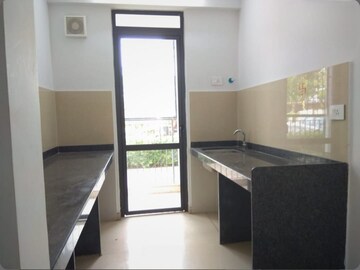 Room in 2 BHK Apartment at Lodha Lakeshore Greens, Dombivli East – for Rent