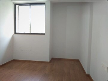 Room in 2 BHK Apartment at Lodha Lakeshore Greens, Dombivli East – for Rent