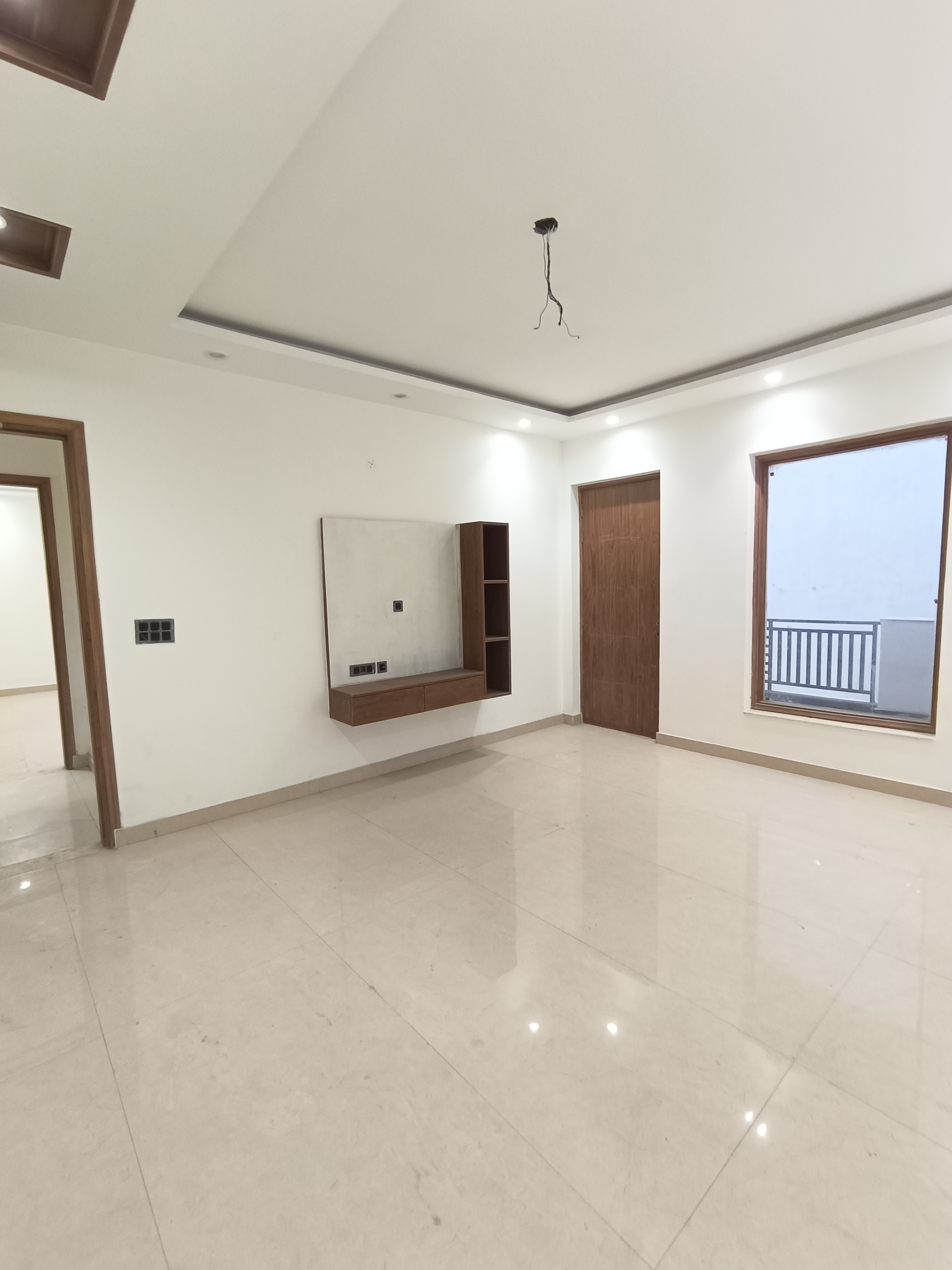 4 BHK + Servant Room 3100 Sq.Ft. Builder Floor in Srishti Greenfield Homes
