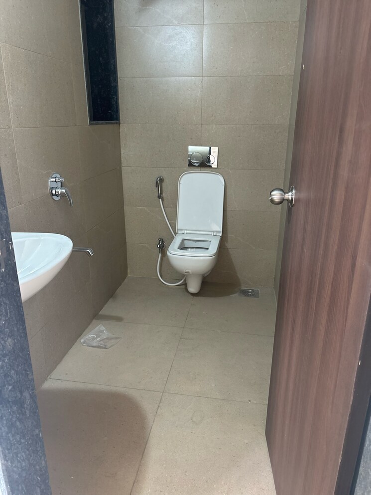 Bathroom, runwal-eirene 1 Bedroom 422 Sq.Ft. Apartment In Yashaswi Nagar Thane 8067418