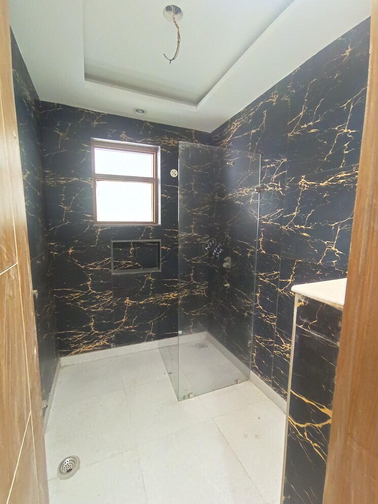  Parking, srishti-greenfield-homes 4 Bedroom 3100 Sq.Ft. Builder Floor In Green Fields Colony Faridabad 8067414