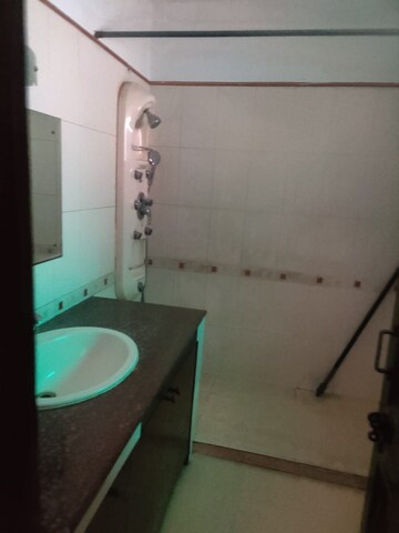Bathroom in 5 BHK Villa at Sector 25 – for Rent
