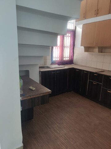 Kitchen in 5 BHK Villa at Sector 25 – for Rent