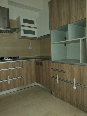 2 BHK Apartment For Rent in Puri Emerald Bay, Sector 104