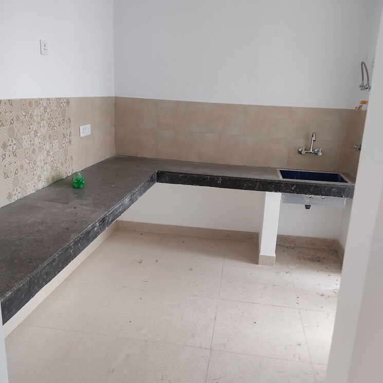 Kitchen, shiv-the-ozone-solitaire 3 Bedroom 1740 Sq.Ft. Apartment In Sector 87 Faridabad 8067438