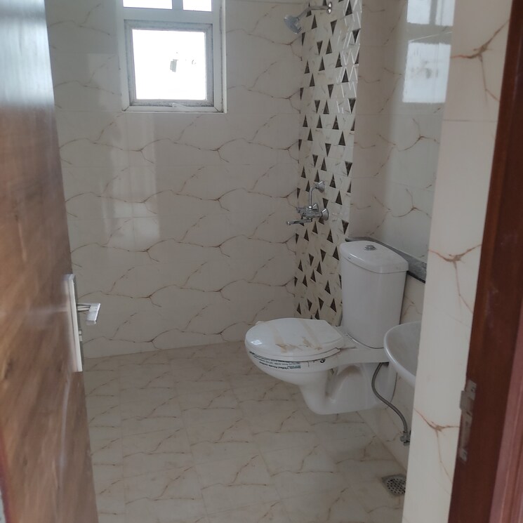 Bathroom, shiv-the-ozone-solitaire 3 Bedroom 1740 Sq.Ft. Apartment In Sector 87 Faridabad 8067438