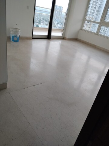 Room in 3.5 BHK Apartment at Puri Emerald Bay, Sector 104 – for Rent