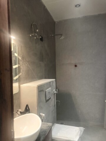 Attached Bathroom in 2 BHK Builder Floor at Nirman Vihar – for Rent