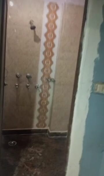 Bathroom in 2 BHK Builder Floor at Nirman Vihar – for Rent