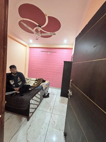 Master Bedroom in 2 BHK Builder Floor at New Ashok Nagar – for Rent