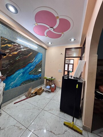 Parking in 2 BHK Builder Floor at New Ashok Nagar – for Rent