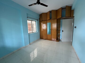 Room in 3 BHK Apartment at Mahaveer Seasons, Hsr Layout – for Rent