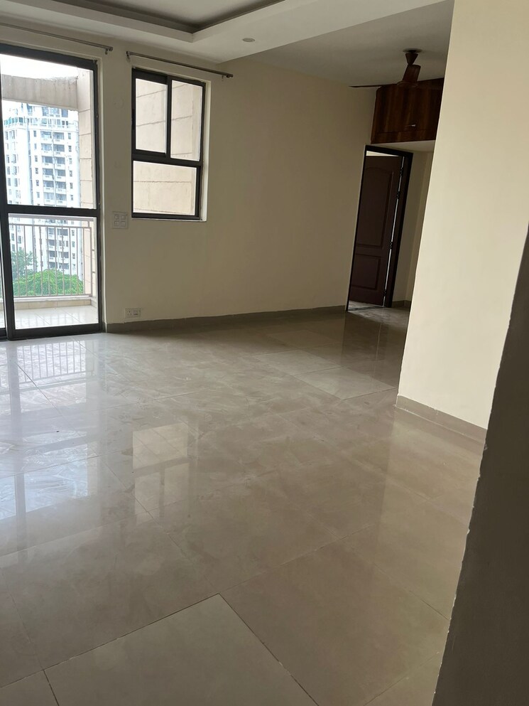 Room, unitech-the-residences-gurgaon 2 Bedroom 1125 Sq.Ft. Apartment In Sector 33 Gurgaon 8067556