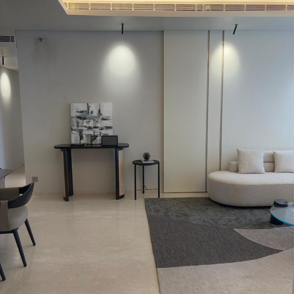 2 BHK + Servant Room Apartment For Sale in Aroma Residency