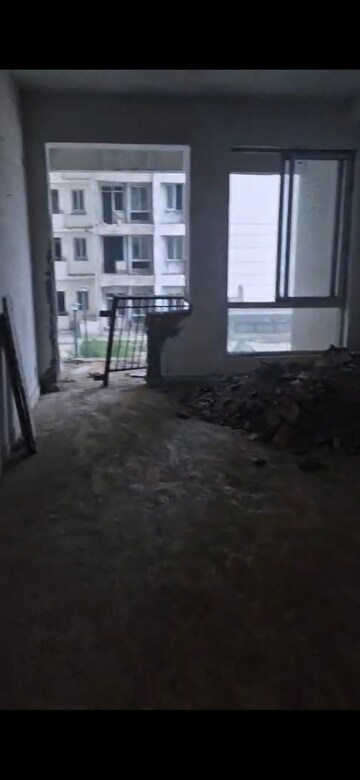 Parking in 3.5 BHK Apartment at Jaypee Kensington Park Plot, Sector 133 – for Sale
