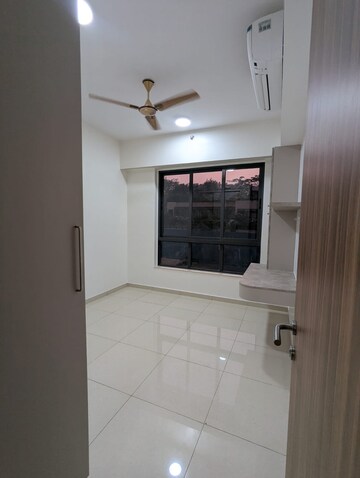  3 BHK Apartment at Shapoorji Pallonji Vicinia, Powai – for Rent