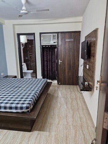 Bedroom in 1 BHK Builder Floor at Ansal Florence Super, Sector 57 – for Rent