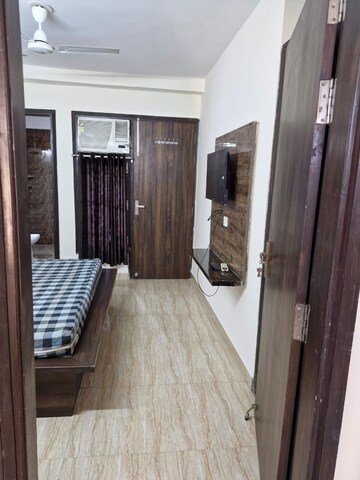 Balcony in 1 BHK Builder Floor at Ansal Florence Super, Sector 57 – for Rent