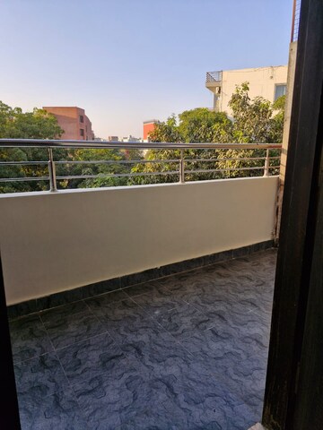 Balcony in 1 BHK Builder Floor at Ansal Florence Super, Sector 57 – for Rent