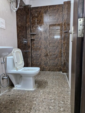 Bathroom in 1 BHK Builder Floor at Ansal Florence Super, Sector 57 – for Rent