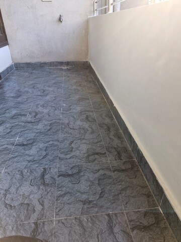 Room in 1 BHK Builder Floor at Ansal Florence Super, Sector 57 – for Rent
