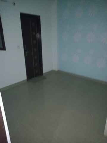 Room in 2 BHK Builder Floor at Laxmi Nagar – for Rent
