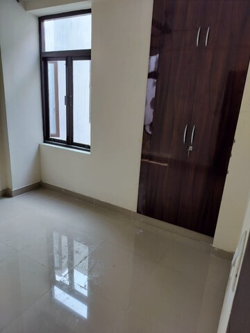 Room in 3 BHK Apartment at Amolik Sankalp, Sector 85 – for Rent