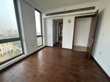 Room in 2 BHK Apartment at M3M Golf Estate, Sector 65 – for Rent