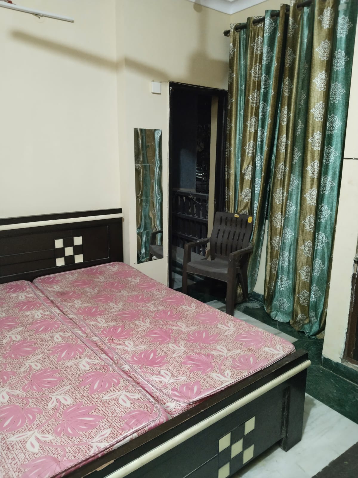 1 RkBuilder Floor For Rent in Ansal Sushant Lok I