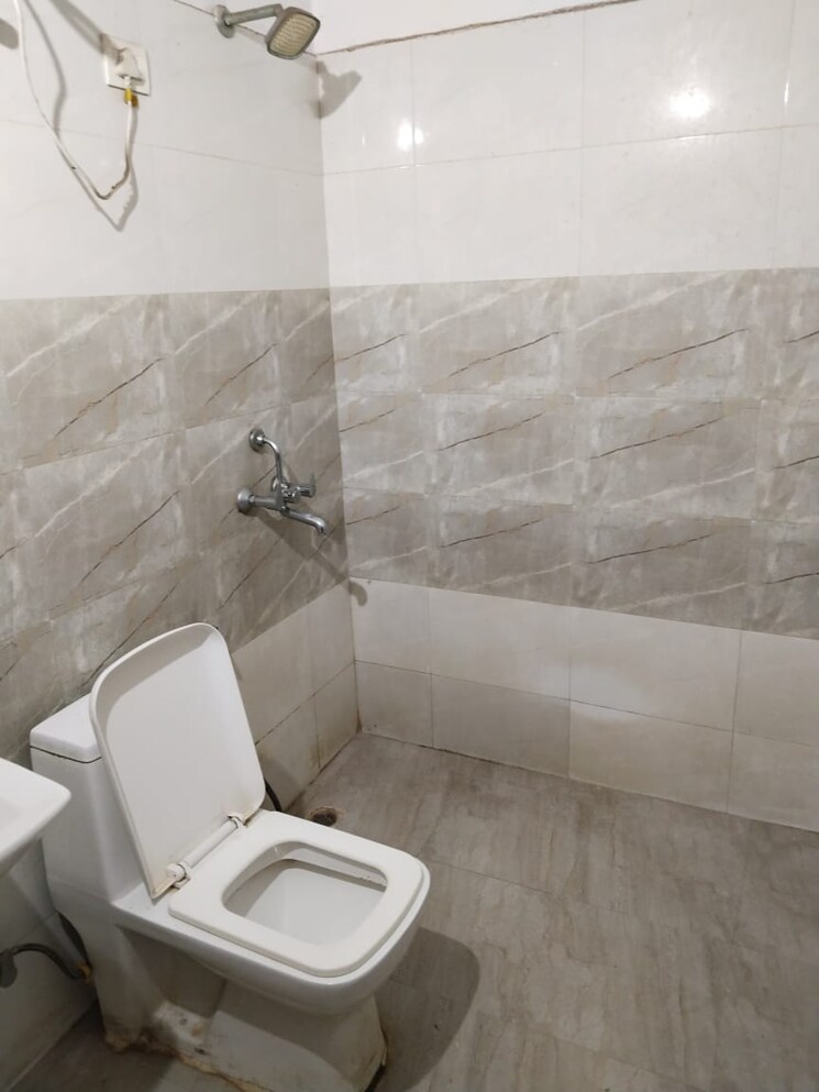 Bathroom, ansal-sushant-lok-i 1 RK 60 Sq.Yd. Builder Floor In Sector 43 Gurgaon 8067853