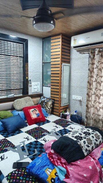 Bedroom in 1 BHK Apartment at Bandra West – for Rent