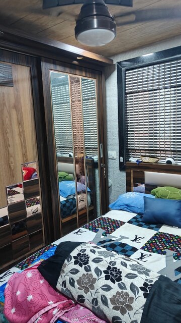 Bedroom in 1 BHK Apartment at Bandra West – for Rent
