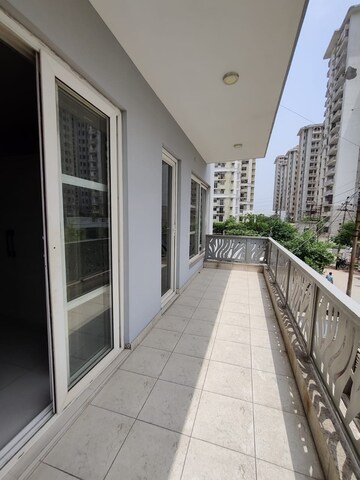 Balcony in Studio Independent House at RWA Apartments Sector 45, Sector 45 – for Rent