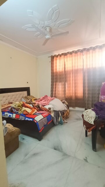 Bedroom in 3 BHK Builder Floor at Sector 23 – for Rent