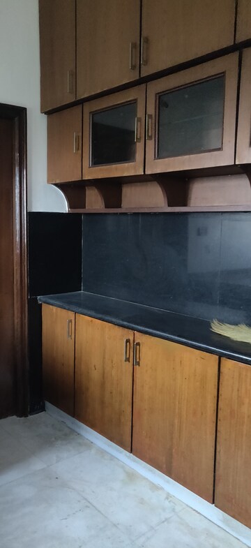 Furnished Amenities in 3 BHK Apartment at Hill View Banjara Hills, Banjara Hills – for Rent