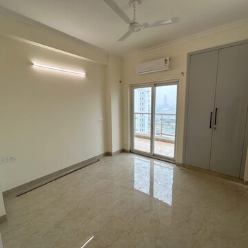 Room in 3 BHK Apartment at Godrej Meridien, Mohammad Heri Village – for Rent