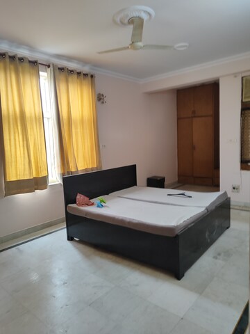 Bedroom in 2.5 BHK Villa at RWA Apartments Sector 39, Sector 39 – for Rent