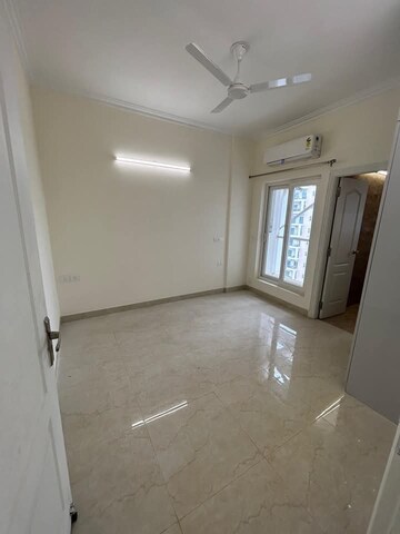 Room in 3 BHK Apartment at Ireo Skyon, Sector 60 – for Sale