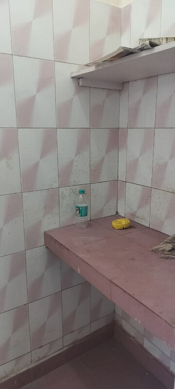 Bathroom in 1 RK Apartment at Varun Enclave, Sector 28 – for Rent