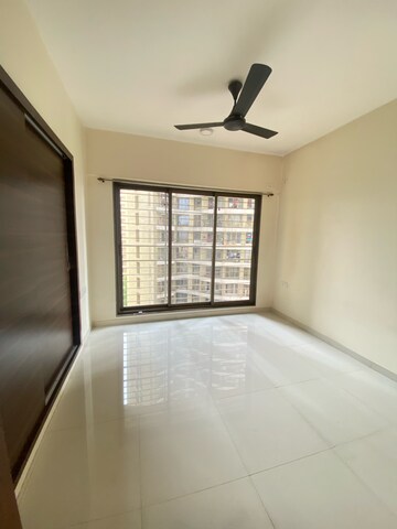 Room in 3 BHK Apartment at Acme Ozone Phase II, Manpada – for Rent