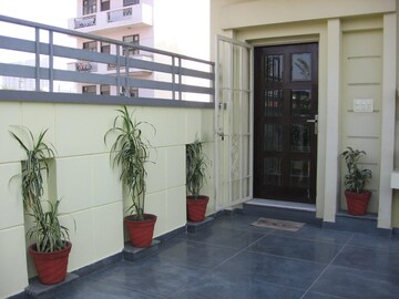 Living Room in 1 BHK Builder Floor at Gupta Awas, Sector 43 – for Rent