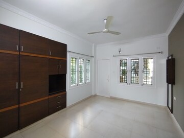 Room in 3 BHK Apartment at Sraddha Fairmount, Hsr Layout – for Sale