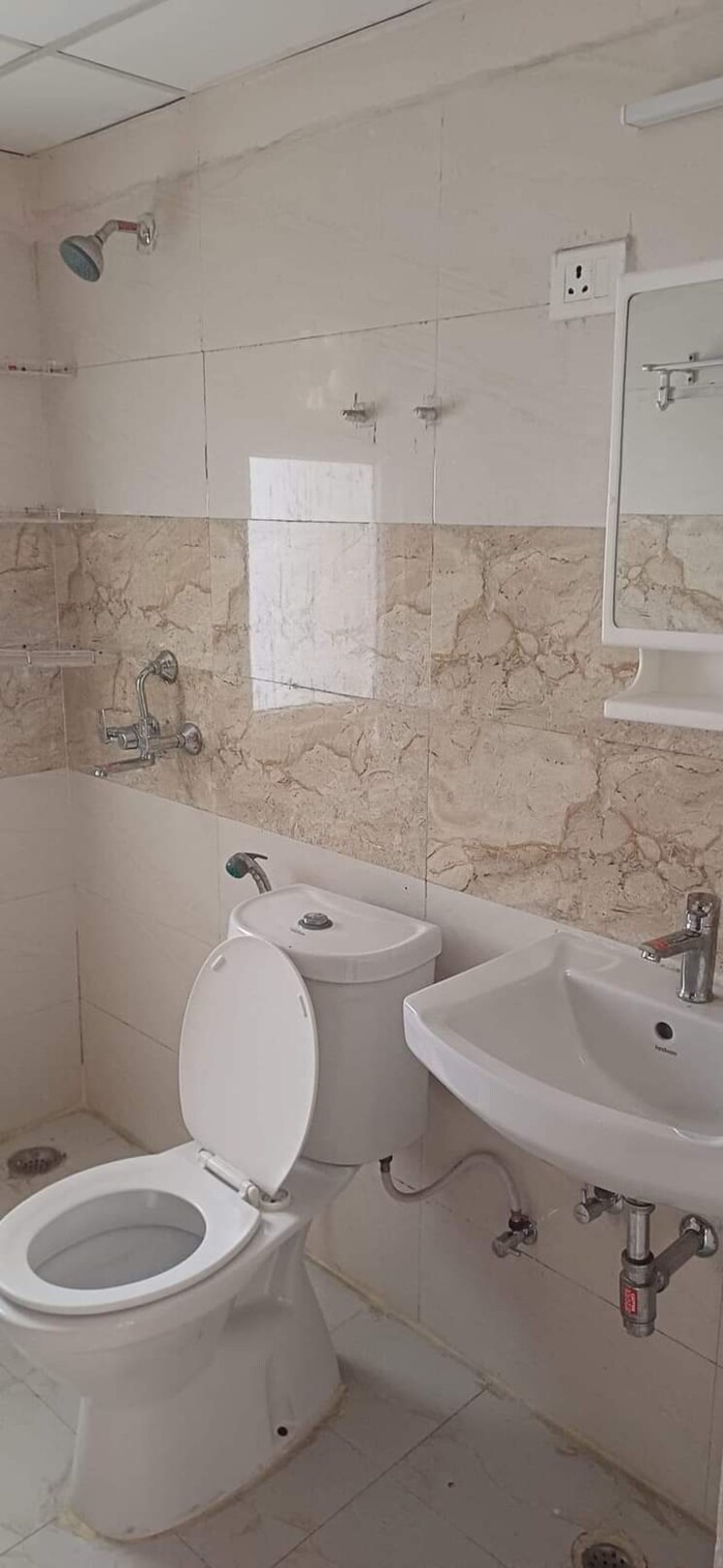 Bathroom, amrapali-leisure-park 2 Bedroom 955 Sq.Ft. Apartment In Amrapali Leisure Valley Greater Noida 8068100