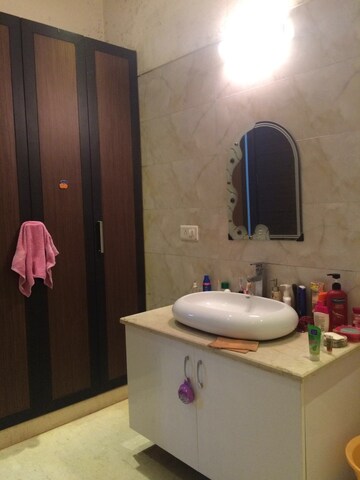 Bathroom in 1 BHK Builder Floor at Gupta Awas, Sector 43 – for Rent