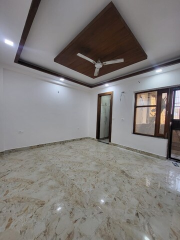 3 BHK Builder Floor For Rent in Sector 37