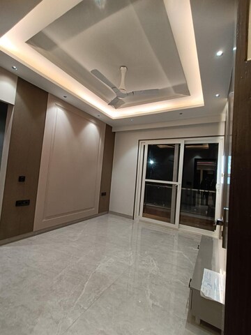 Building Lobby in 3 BHK Builder Floor at Unitech Palms, South City 1 – for Rent